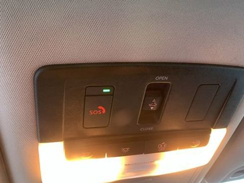 Used 2023 Nissan Altima 2.5 SV w/ SV Premium Package image 18