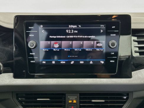 Used 2025 Volkswagen Jetta SE FWD image 21