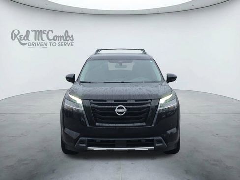 Used 2023 Nissan Pathfinder SL w/ Black Appearance Package image 8