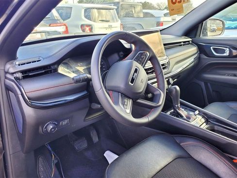 Used 2023 Jeep Compass Trailhawk image 10