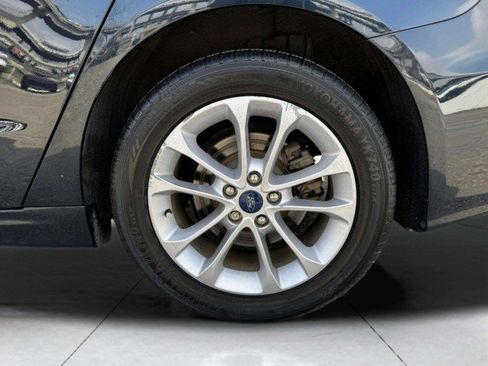 Used 2020 Ford Fusion SE image 45