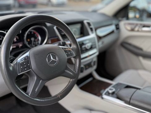 Used 2016 Mercedes-Benz GL 450 GL 450 4MATIC AWD 4dr SUV w/ Premium I Package image 13