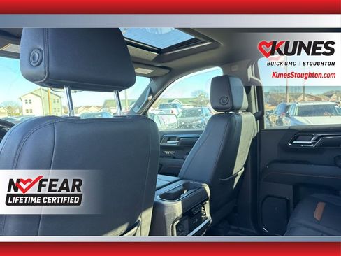Used 2023 GMC Sierra 1500 AT4 image 31