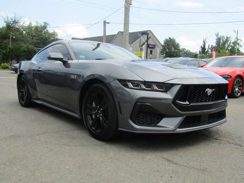 Used 2024 Ford Mustang GT RWD image 1