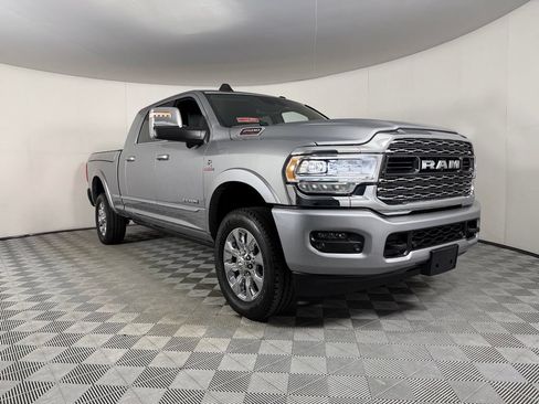 Used 2024 RAM 2500 Limited AWD/4WD image 3