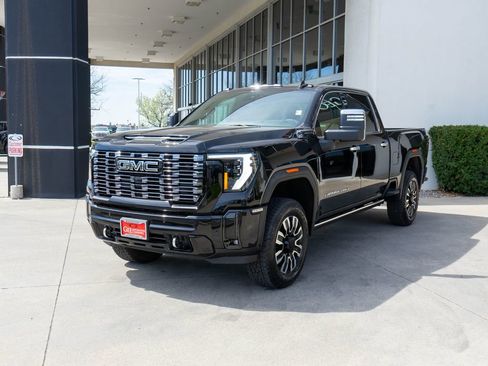 New 2026 GMC Sierra 2500 Denali Ultimate w/ Max Trailering Package AWD/4WD image 3