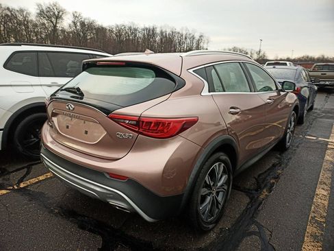 Used 2019 INFINITI QX30 AWD image 3