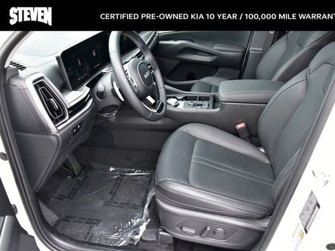 Certified 2025 Kia Sorento EX w/ EX Panoramic Sunroof Package image 12