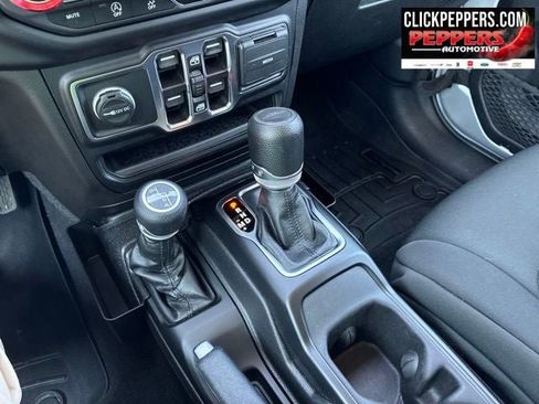 Used 2023 Jeep Gladiator Sport AWD/4WD image 18