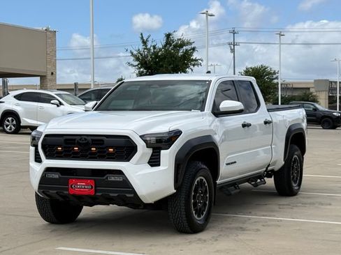 Used 2024 Toyota Tacoma TRD Off-Road w/ TRD Off Road Upgrade Package AWD/4WD image 7