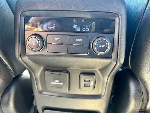 Used 2019 GMC Acadia SLT FWD image 28