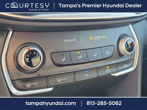 Used 2020 Hyundai Santa Fe SE image 27