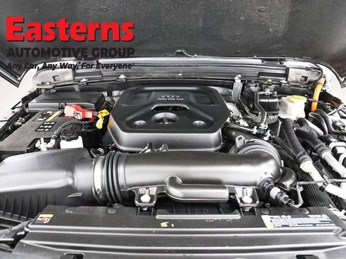 Used 2025 Jeep Wrangler Unlimited Sahara AWD/4WD image 7