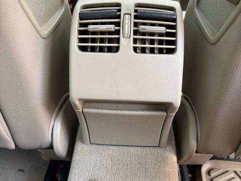 Used 2010 Mercedes-Benz C 300 Sedan image 28