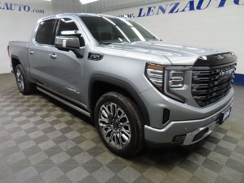 Used 2025 GMC Sierra 1500 Denali Ultimate image 3