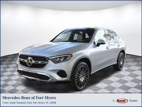 Used 2026 Mercedes-Benz GLC 300 image 1