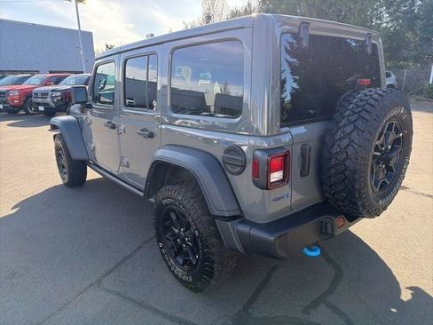 Used 2023 Jeep Wrangler Unlimited w/ Cold Weather Group AWD/4WD image 5