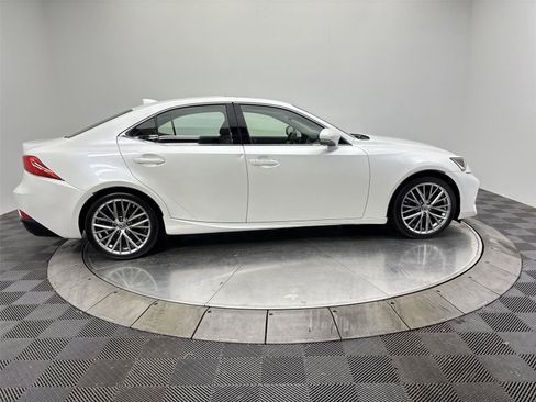 Used 2018 Lexus IS 300 AWD image 17
