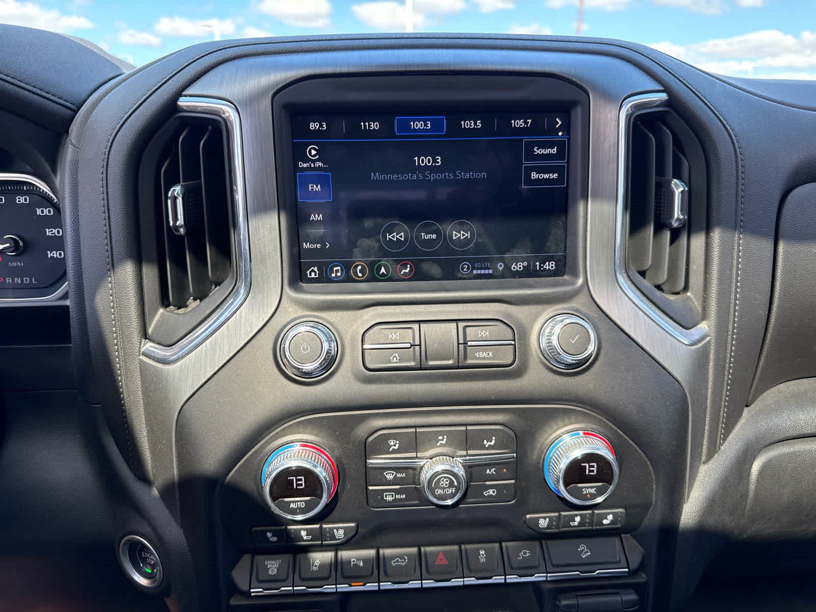 Used 2022 GMC Sierra 3500 Denali w/ Denali Ultimate Package AWD/4WD image 9