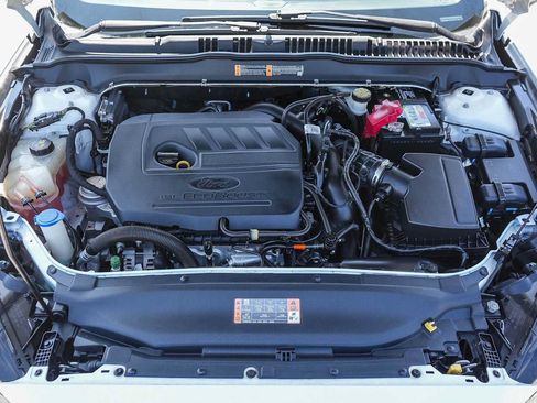 Used 2018 Ford Fusion SE w/ Fusion SE Technology Package FWD image 26