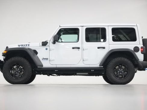 Used 2024 Jeep Wrangler Unlimited AWD/4WD image 8