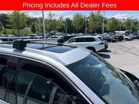 Used 2021 Volvo XC90 T6 Momentum w/ Advanced Package AWD/4WD image 11