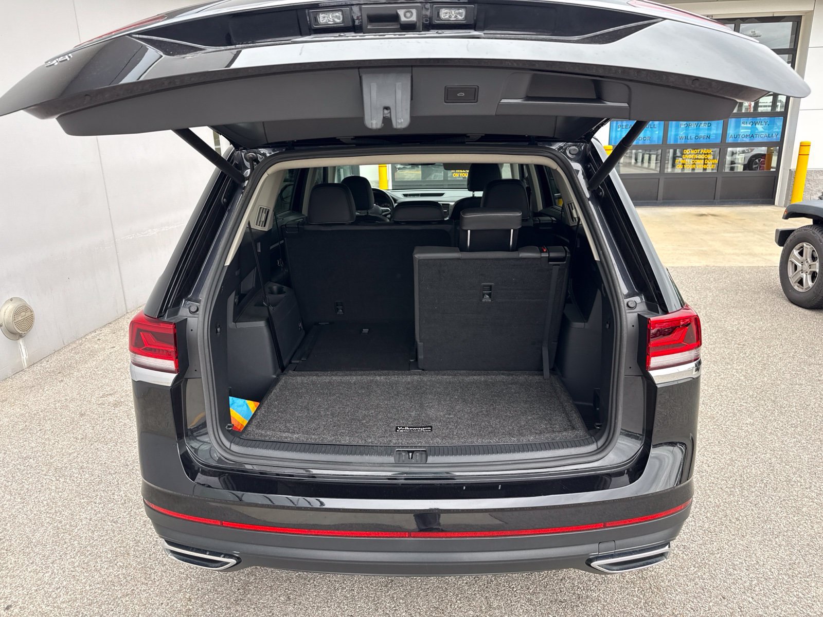 Used 2021 Volkswagen Atlas SE FWD image 7