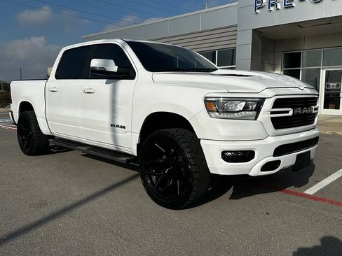 Used 2024 RAM 1500 Laramie AWD/4WD image 3