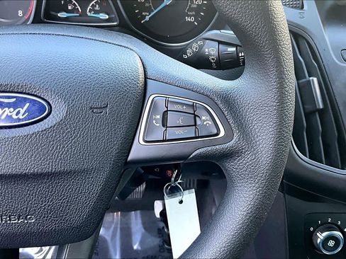 Used 2017 Ford Focus SE image 24