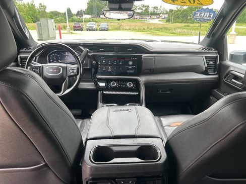 Used 2024 GMC Sierra 2500 AT4 w/ Technology Package AWD/4WD image 19