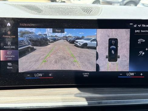 Used 2023 BMW X7 xDrive40i w/ M Sport Package AWD/4WD image 32