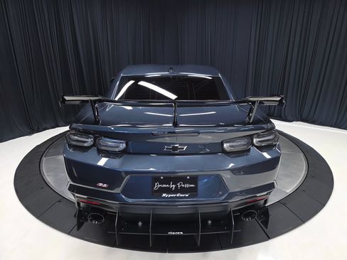 Used 2020 Chevrolet Camaro SS RWD image 12