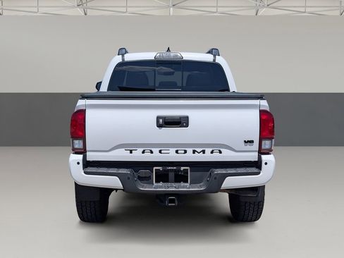Used 2019 Toyota Tacoma TRD Sport w/ Technology Package AWD/4WD image 10