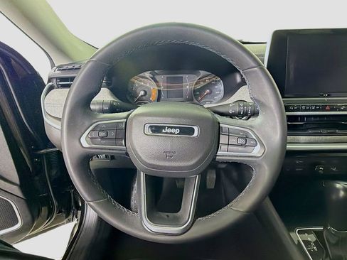 Used 2022 Jeep Compass Latitude image 14