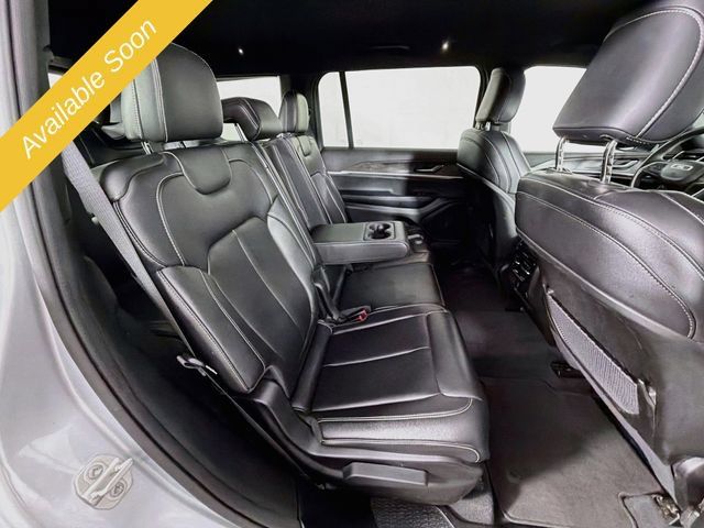 Used 2024 Jeep Grand Cherokee L Limited AWD/4WD image 28