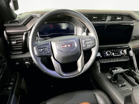 Used 2025 GMC Sierra 1500 AT4 w/ AT4 Premium Package image 9