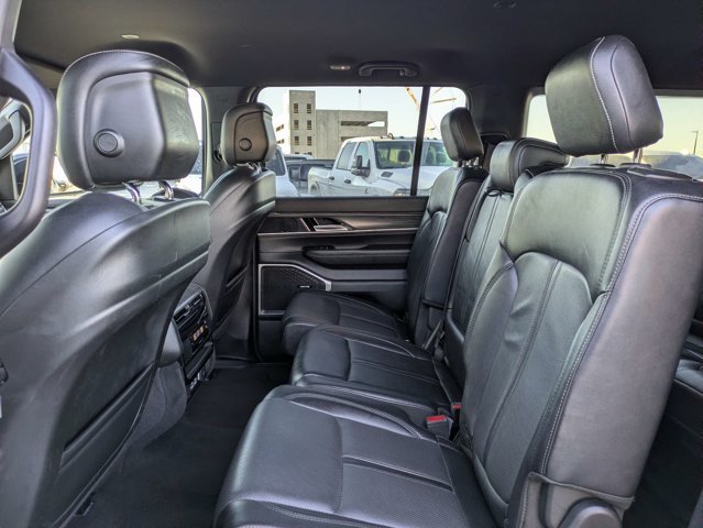 Certified 2024 Jeep Wagoneer L Series II w/ Flexible Seating Group AWD/4WD image 14