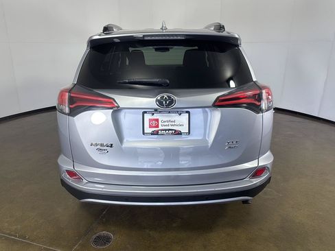 Used 2018 Toyota RAV4 XLE AWD/4WD image 11