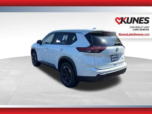Used 2024 Nissan Rogue SV image 8