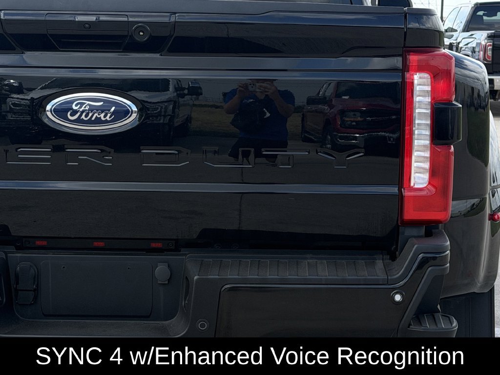 Used 2023 Ford F350 Lariat w/ Lariat Ultimate Package AWD/4WD image 8