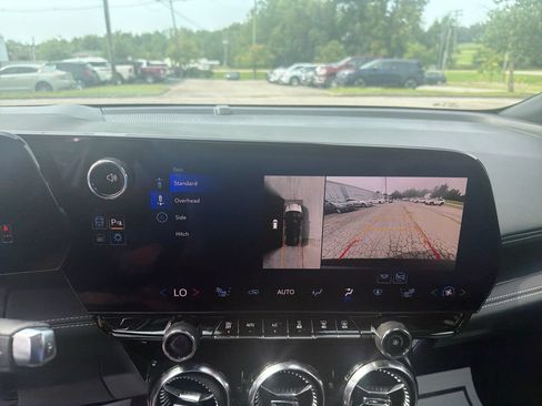Used 2024 Chevrolet Blazer EV LT AWD/4WD image 23