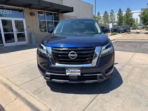 Used 2022 Nissan Pathfinder SV AWD/4WD image 3
