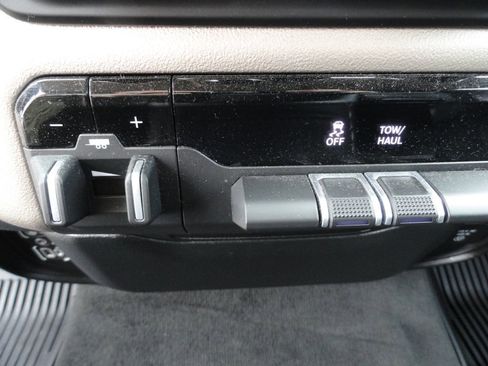 Used 2021 RAM 1500 Laramie w/ Off Road Group AWD/4WD image 33