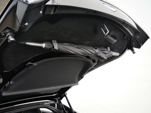 Used 2025 Aston Martin V8 Vantage image 25