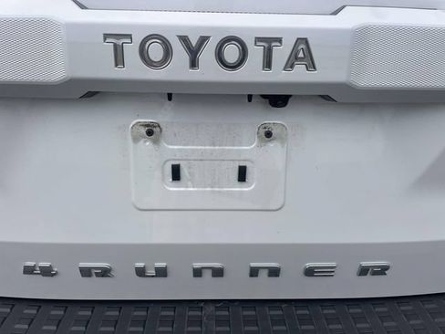 Used 2025 Toyota 4Runner Limited AWD/4WD image 12