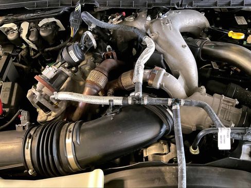Used 2022 Ford F250 Lariat w/ Lariat Ultimate Package AWD/4WD image 28