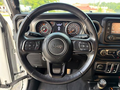 Used 2019 Jeep Wrangler Sport AWD/4WD image 13
