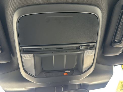 Used 2025 Subaru Forester image 35