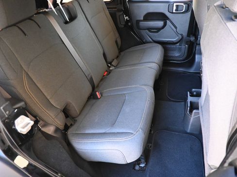 Used 2024 Jeep Wrangler Sport S image 18