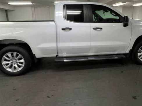 Used 2021 Chevrolet Silverado 1500 Custom w/ Safety Confidence Package AWD/4WD image 9